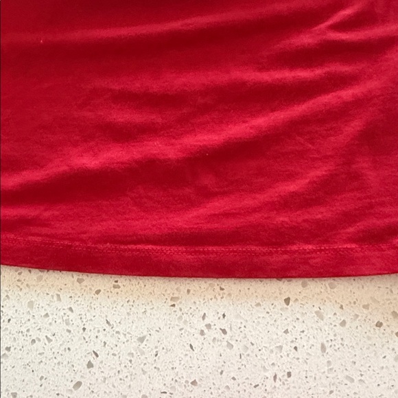 GUESS Red Short Sleeve Tee with Logo - Picture 5 of 7